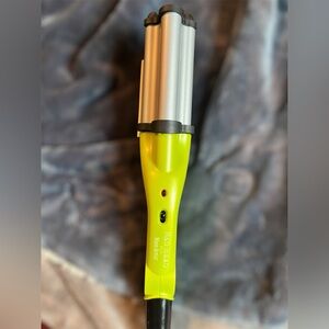 BedHead Green and Silver Hair Tool